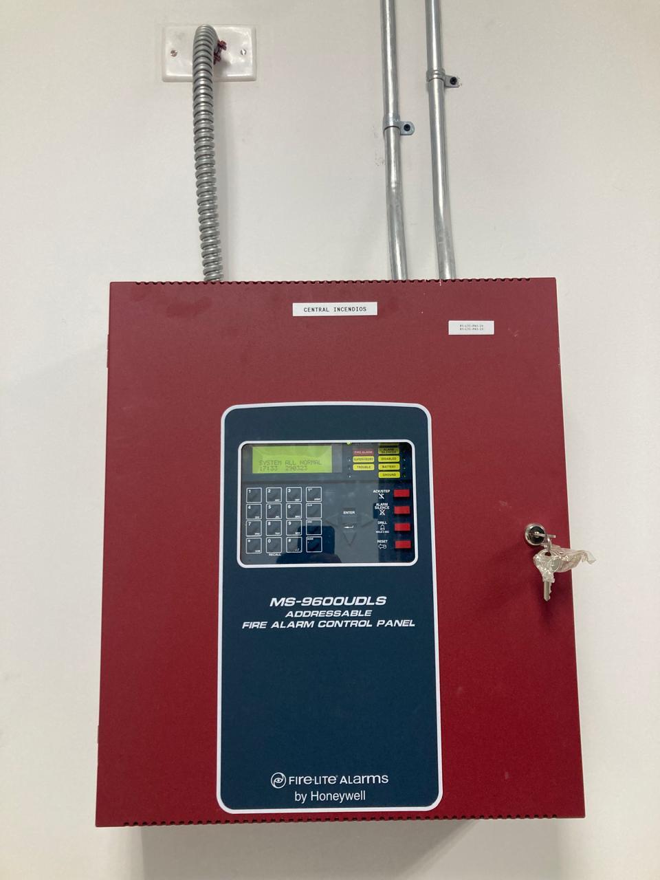 Panel central de detección de incendios